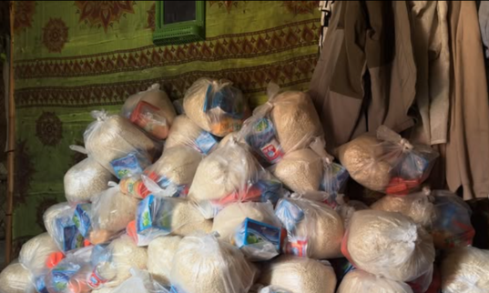 Rohingya Relief providing food assistance to vulnerable Rohingya families